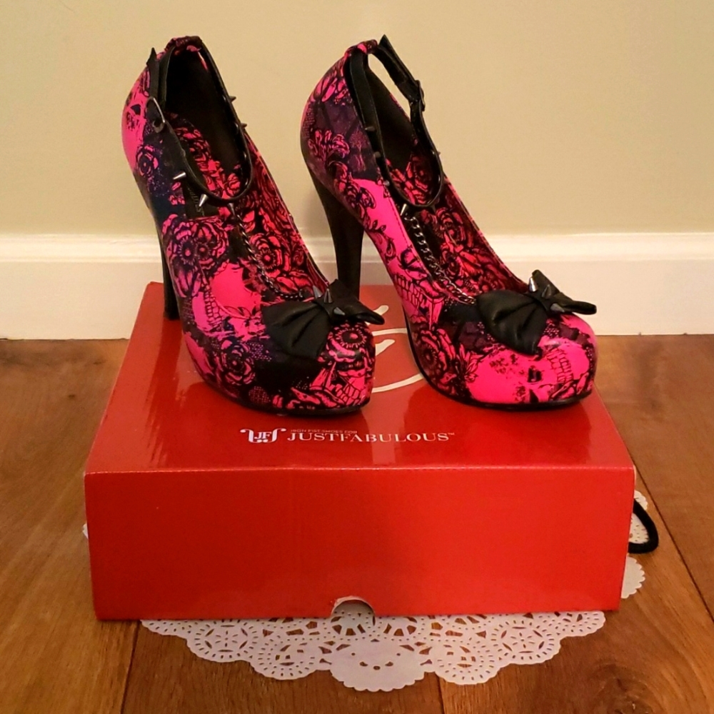 JustFab Size 8 Hot Pink Skull & Roses Spike Heels